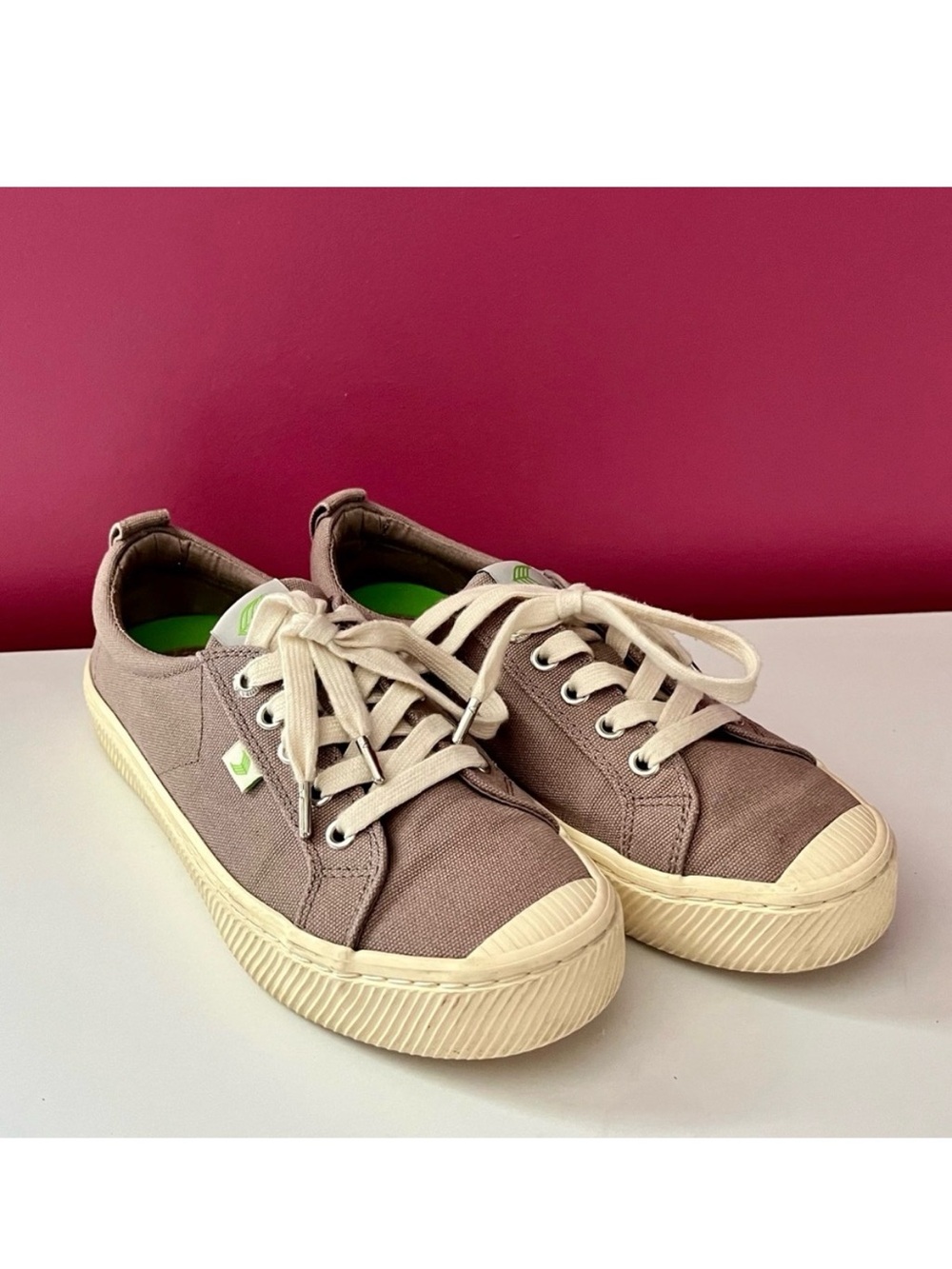 Cariuma Oca Low Mystic Grey Canvas Sneaker